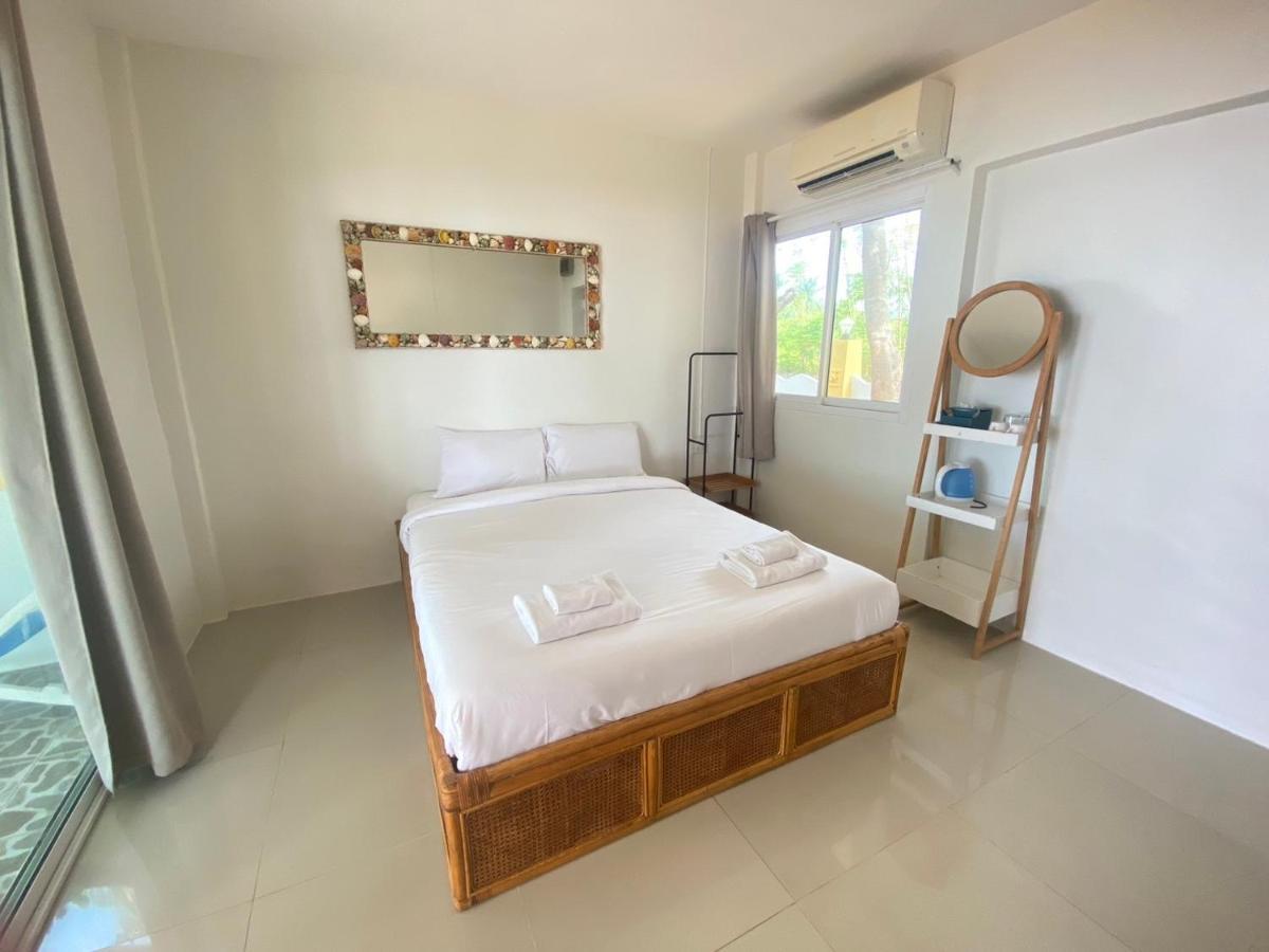 Issara Beach Resort Сичон Екстериор снимка
