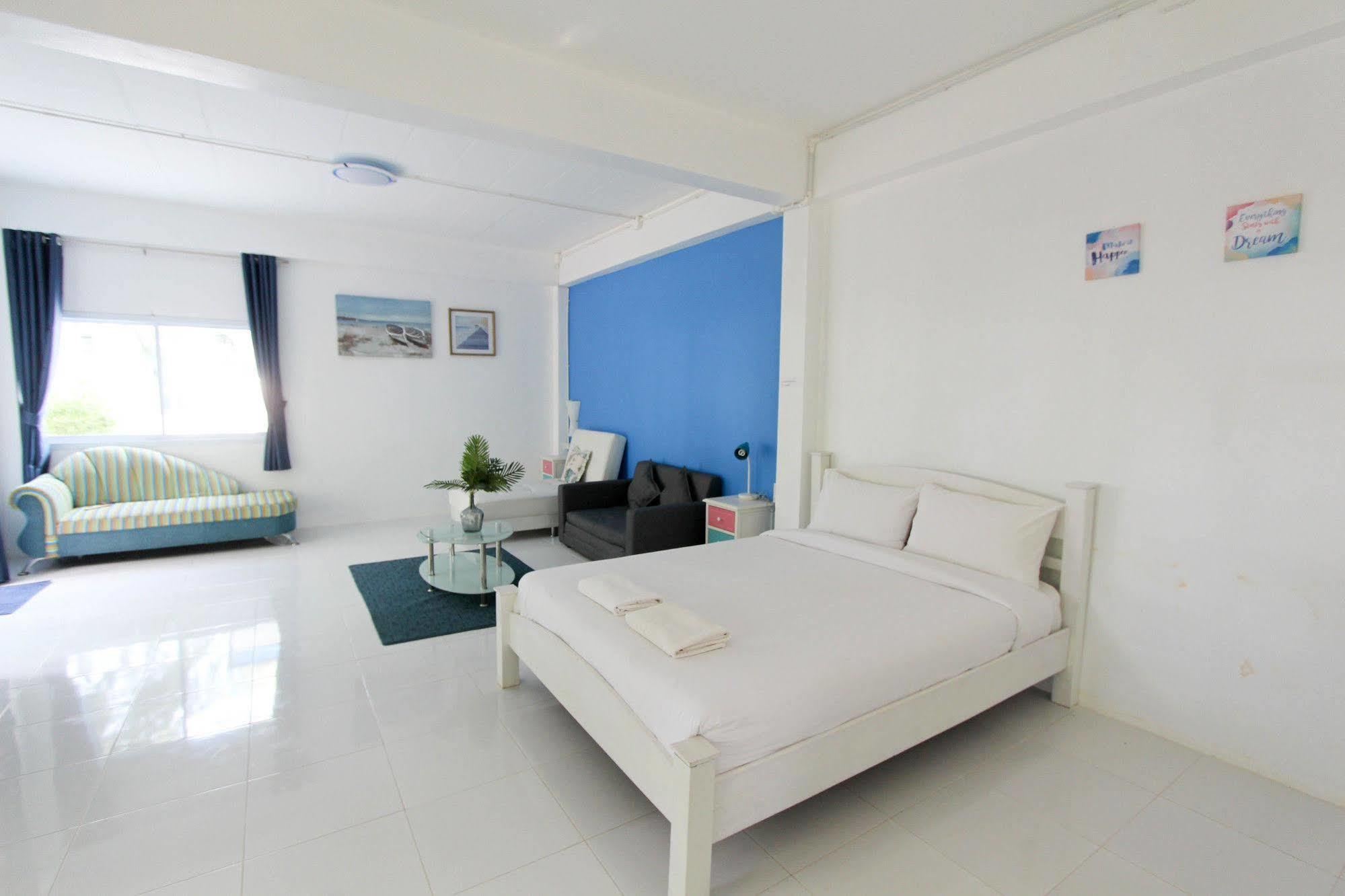 Issara Beach Resort Сичон Екстериор снимка