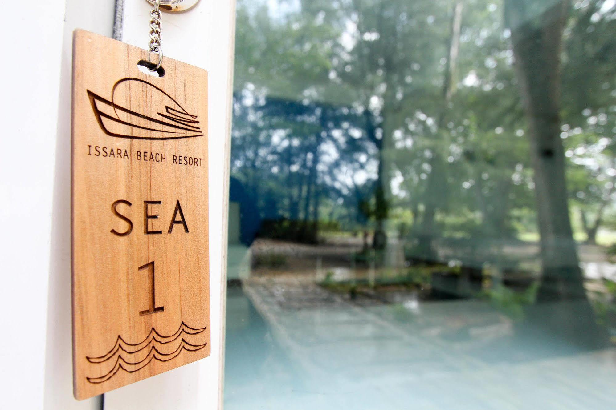 Issara Beach Resort Сичон Екстериор снимка