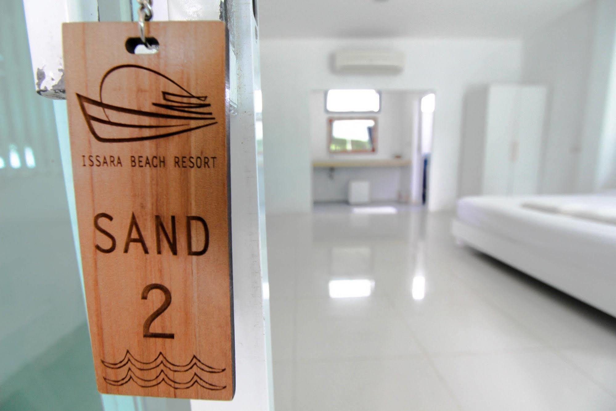Issara Beach Resort Сичон Екстериор снимка